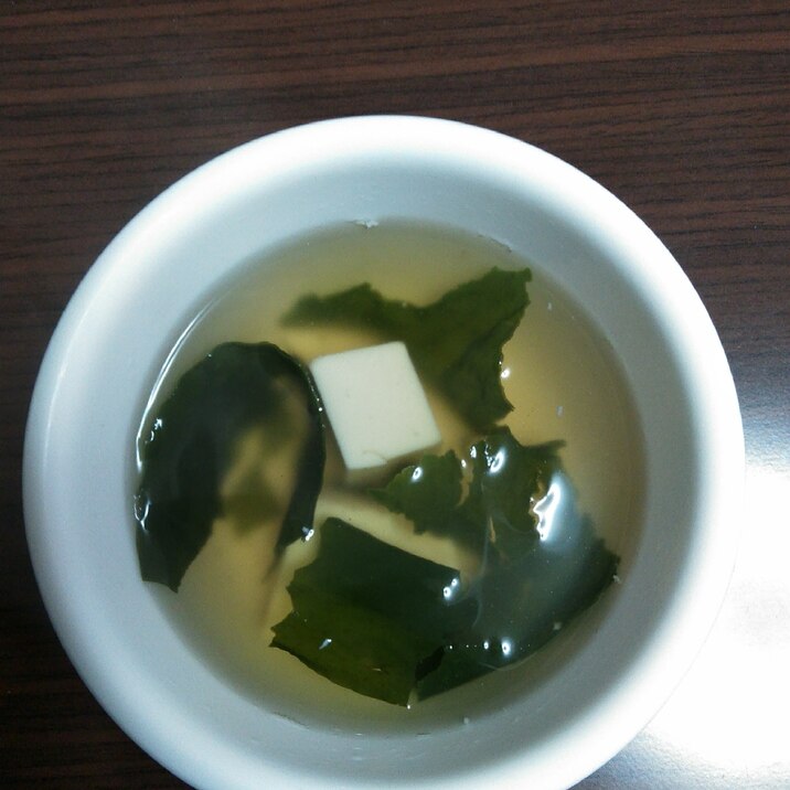 豆腐とワカメの、あんかけすまし汁